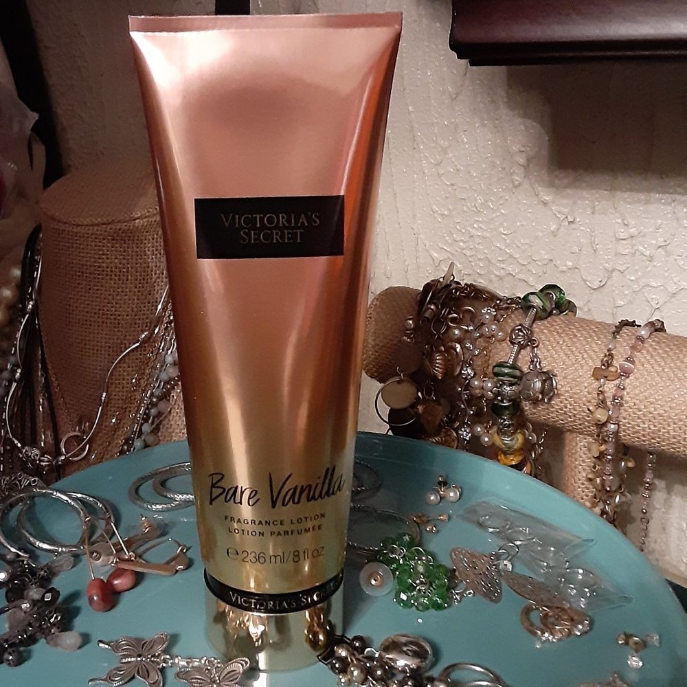 New victoria secret bare vanilla lotion 8oz tube